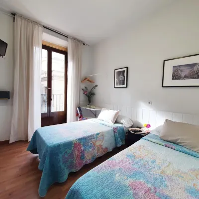 Hostal Alicante โรงแรมใกล้ย่าน Gran Via