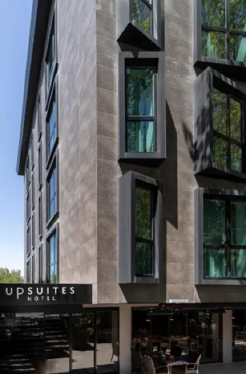Upsuites Hotel