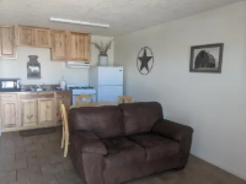 Little Daisy Motel Hotels in Cottonwood