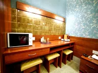 Hotel Boston on Baltakhinova 17