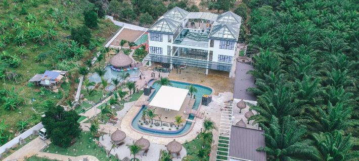 Rock Mountain Hotels in Raub District