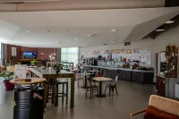 Greet Hotel Castres Saix Hotels in Belleserre