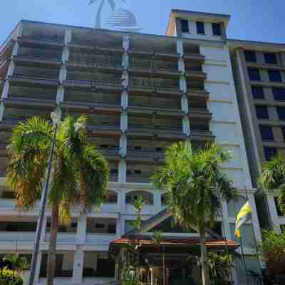 Marina Cove Resort Hotel Exterior