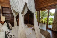 D'Muncuk Huts Lembongan - B&B