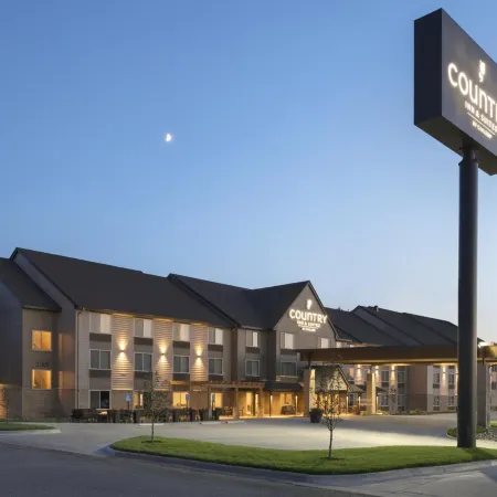 Country Inn & Suites by Radisson, St. Cloud West, MN