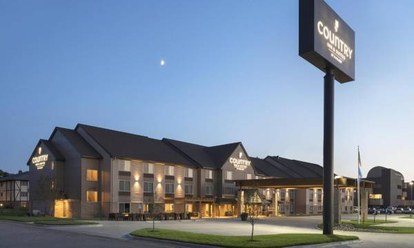 Country Inn & Suites by Radisson, St. Cloud West, MN