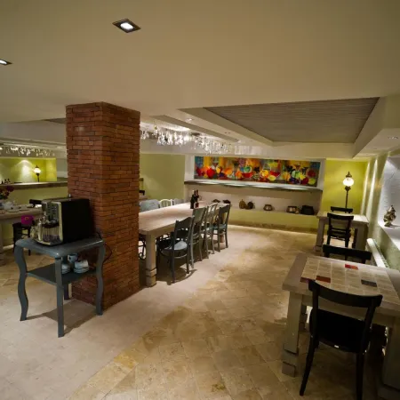 No12 Boutique Hotel