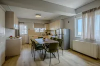 Elise Apartment Airport by Airstay - parking