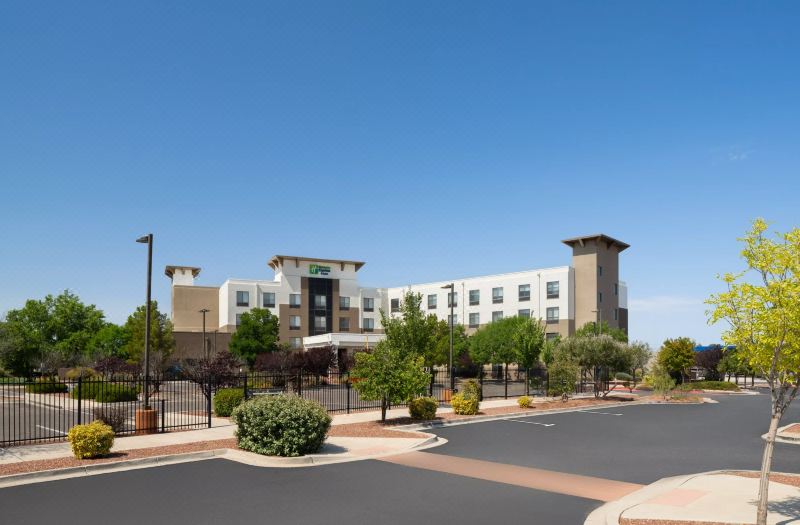 Holiday Inn Express & Suites Albuquerque Historic OLD Town by IHG