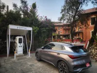 Himalayan Horizon - parking
