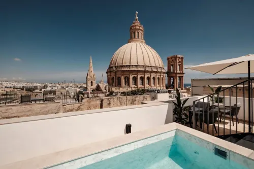 1926 la Galerie Boutique Art Suites - مسبح