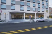 Hampton Inn Chicago North/Loyola Station Hôtels à proximité de : Northeastern Illinois University