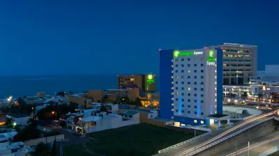 Holiday Inn Express Veracruz Boca Del Rio Hotels near Boulevard Boca del Río