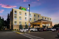 La Quinta Inn & Suites by Wyndham Auburn Hotels in Auburn