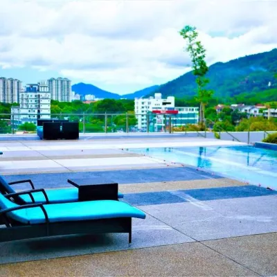 Seaview Landmark Studio Homestay at Gurney Hotels near Antarctic Snow World