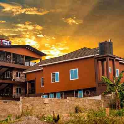 Homey Lodge Hotel Exterior