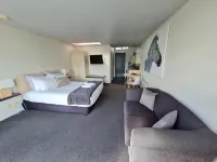 Akaroa Village Inn