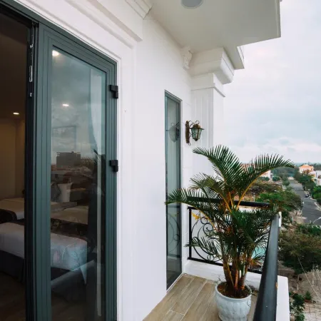 Royal Palms Hotel Отели рядом с достопримечательностью «Городской плаж»