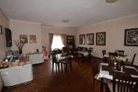 Attaché Guest Lodge & Health Spa