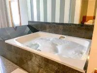 Saionara Hotel - Bathtub