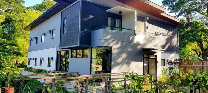 Acacia Garden Inn Ξενοδοχεία στην πόλη Κορόν