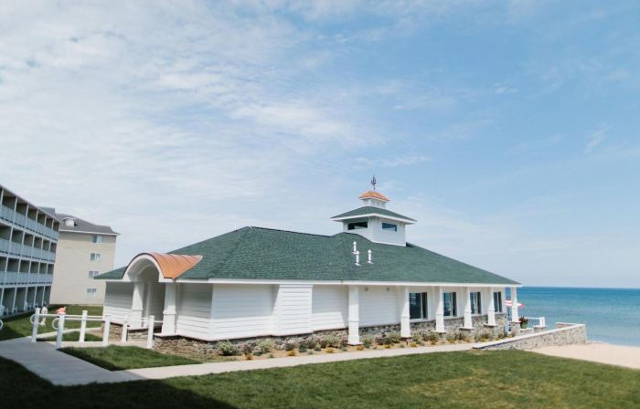 Breakers Resort - Lakeside