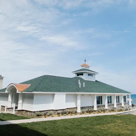 Breakers Resort - Lakeside