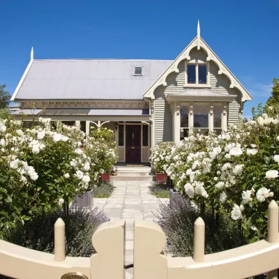 Lilac Rose Boutique Bed and Breakfast Hotels near بابانيو