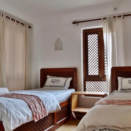 Sunny Guest House and Cafe