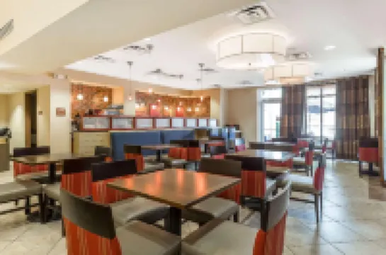 Comfort Suites Charleston West Ashley