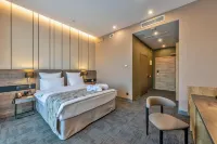Sokolyona Hotel - ที่มีบาร์