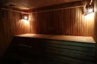 Hotel "5 Rings" โรงแรมใกล้Brest Railway Station Building