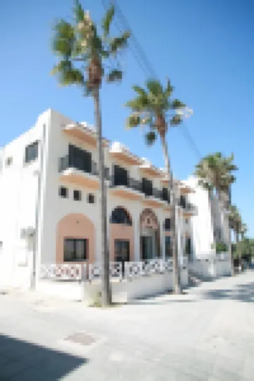 New York Plaza Hotel Apartments