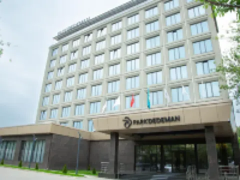 Park Dedeman Almaty Hotels in der Nähe von Botanischer Garten