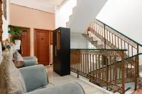 RedDoorz Near Cipinang Indah Mall