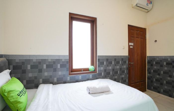 Urbanview Hotel Syariah Griya Asri Patran Near Tugu Station