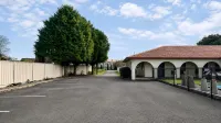 Captains Quarters Motor Inn - Parking