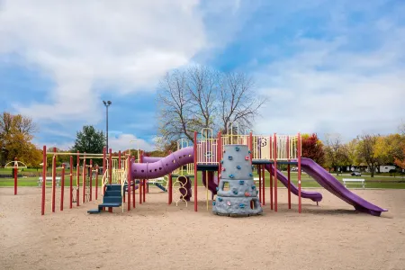 Super 8 by Wyndham Marshall MN Отели в г. Маршалл