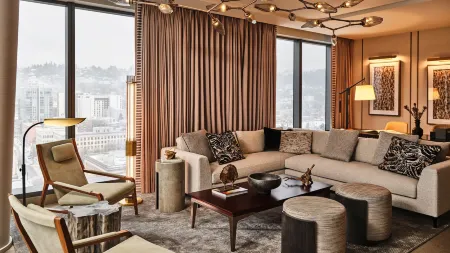 The Ritz-Carlton, Portland Отели рядом с достопримечательностью «Роуз Гарден Чилдренс Парк»