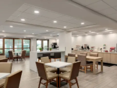 Wingate by Wyndham Green Bay/Airport Hotels in Brown County