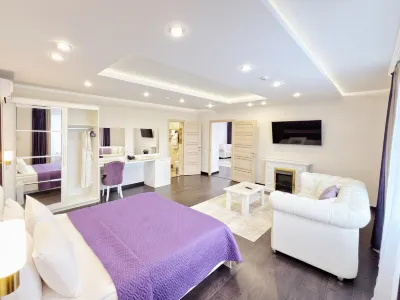 Versal Hotel Hotels near Gorodskoy Park