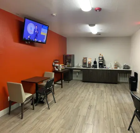 Scottish Inn & Suites - IAH Airport