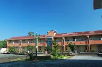 Aluky Hotel Hotels in Kadipaten Subdistrict