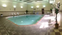 Country Inn & Suites by Radisson, Lincoln North Hotel and Conference Center, NE - Pools
