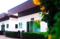 Billabong Golf Club & Resort Hotellit kohteessa Pong