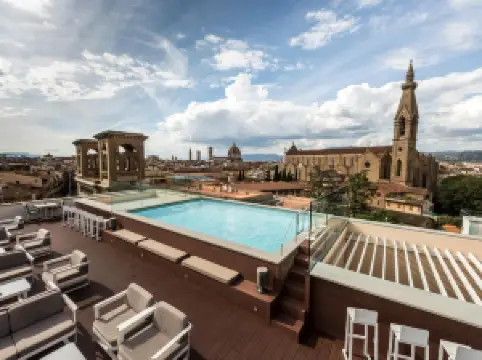 露可西廣場飯店