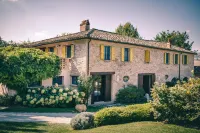 Tenuta Santi Giacomo e Filippo - parking