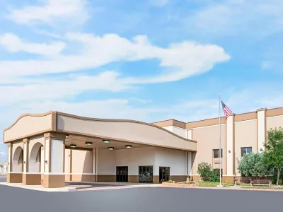 Ramada Plaza by Wyndham Gillette Conference Center Hotels near Campbell County Rockpile Museum