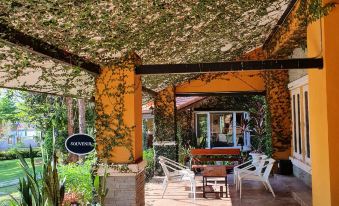 Palazzo Pavone Gallery & Resort