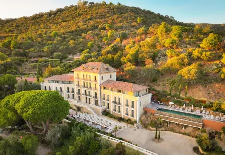 Eden Rose Grand Hotel, BW Premier Collection Отели рядом с достопримечательностью «Massif des Maures»